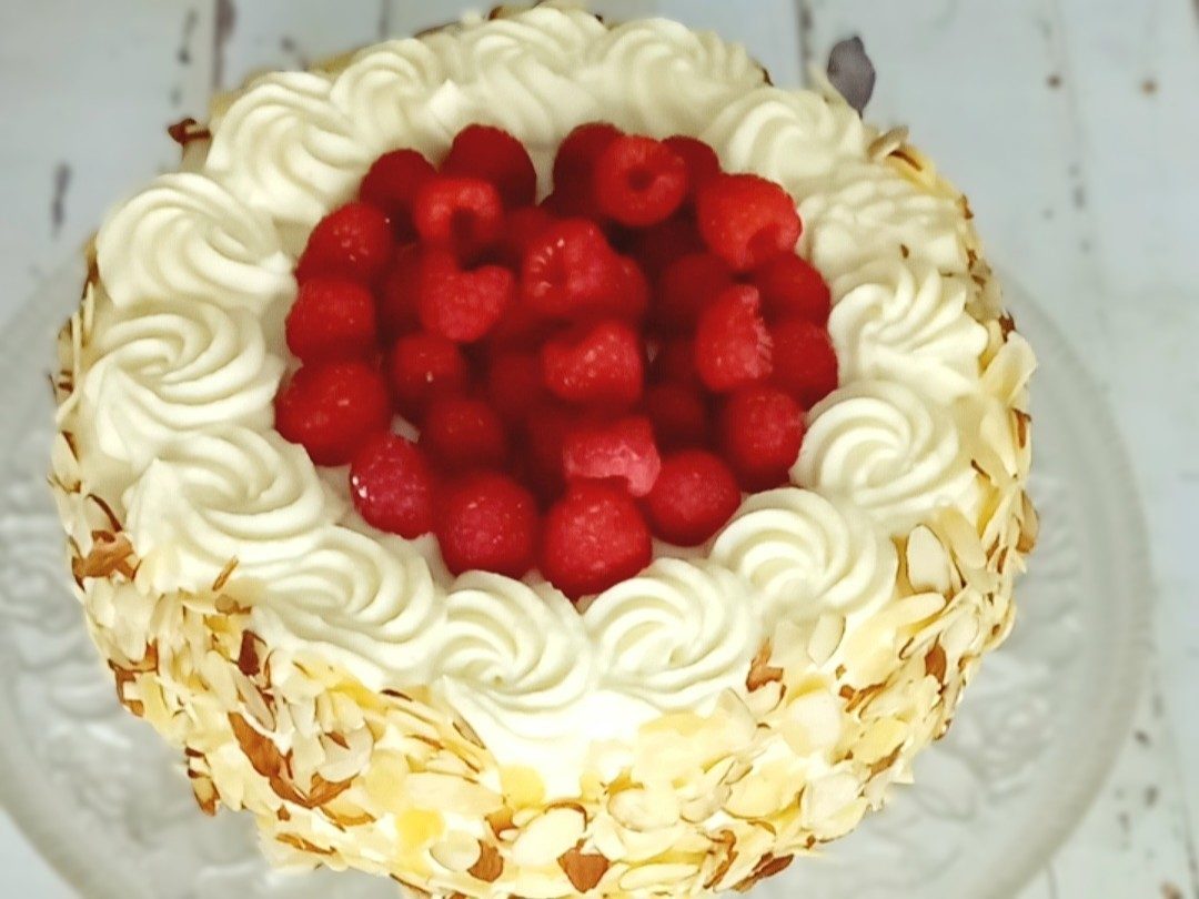 Amaretto Raspberry Almond Cake